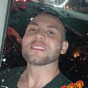 Meet your Posher, Daniel mauricio